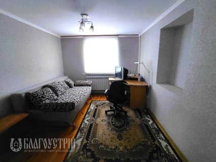 Будинок, Набережна Будинок, Набережна
