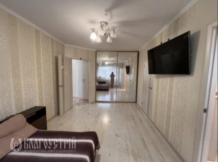 3-x квартира, Космонавтів проспект, 81