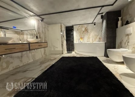 5-x квартира, Бульвар Свободи, 8