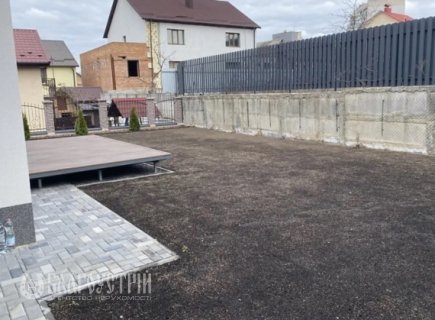 Будинок, Польова Будинок, Польова