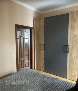 2-x квартира, Антонова Олега