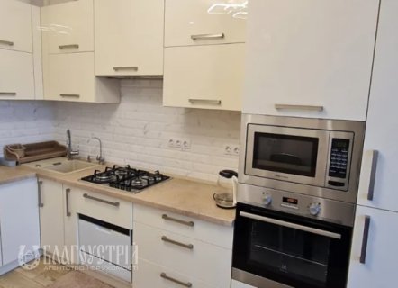 1-x квартира, Антонова Олега, 13Б/4