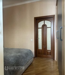 2-x квартира, Антонова Олега