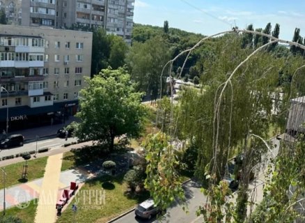 3-x квартира, Космонавтів проспект, 76